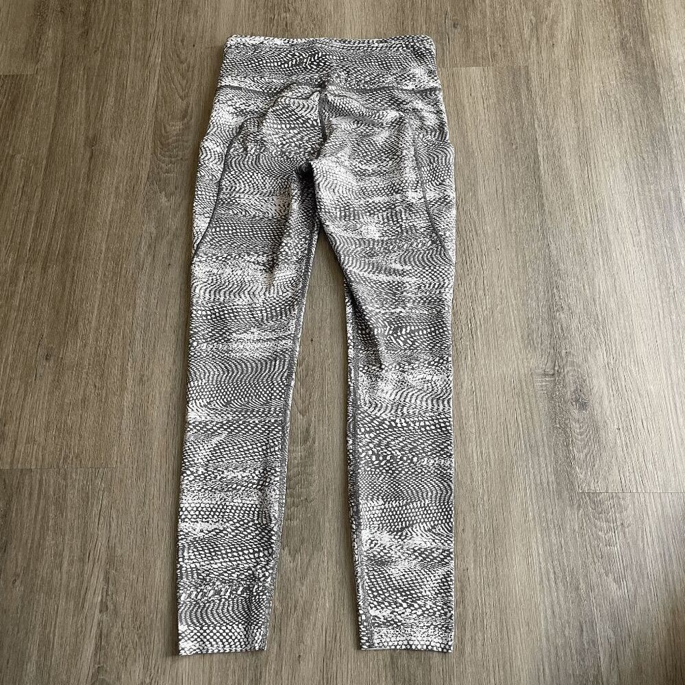 Lululemon Fast & Free 7/8 Tight II Nulux 25" in Swerve Vapor Metal Grey 6​​​​​​ - Picture 5 of 7